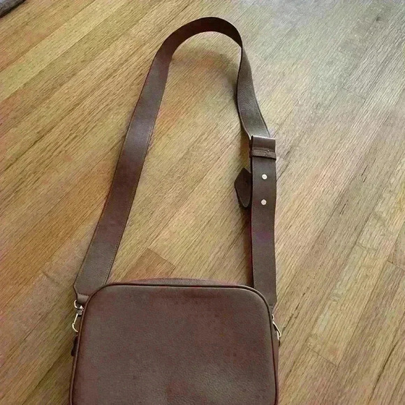 Leatherology monogrammed camera crossbody bag - Picture 5 of 5